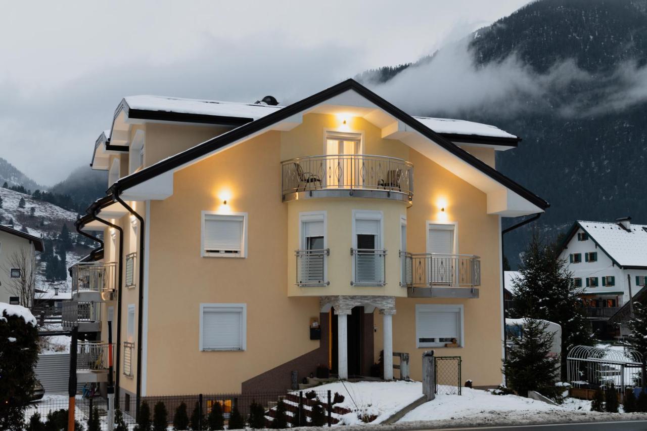 Ferienwohnung Schoenblick Weissenbach am Lech Exterior foto